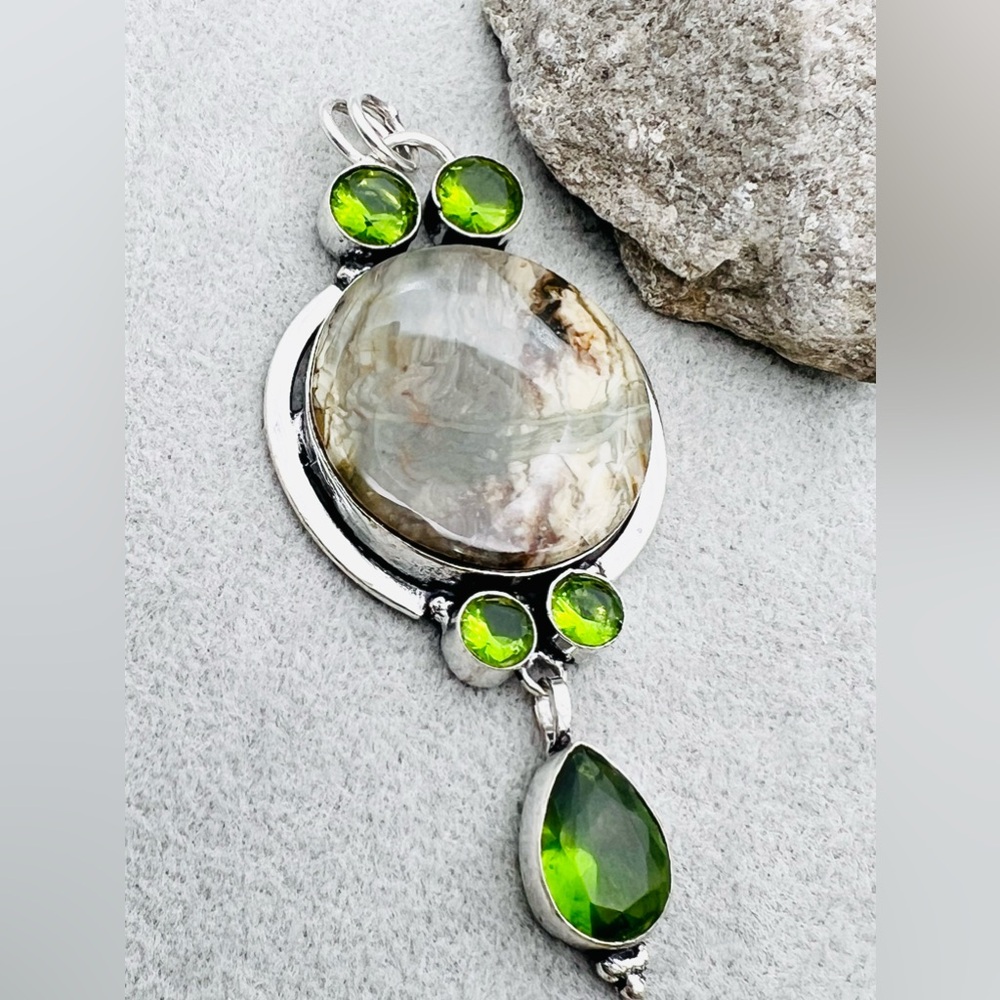 JASPER/PERIDOT PENDANT - Picture 4 of 4